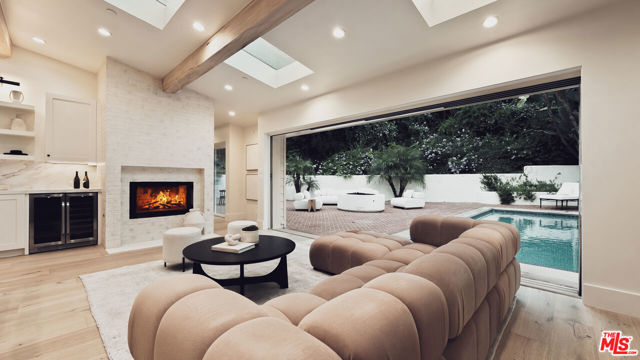 5 Bed Home for Sale in Los Angeles, California