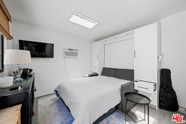 8961 Dicks Street, West Hollywood CA: https://media.crmls.org/mediaz/8fc784de-44f1-40f8-83e2-144a36a9e6ad.jpg