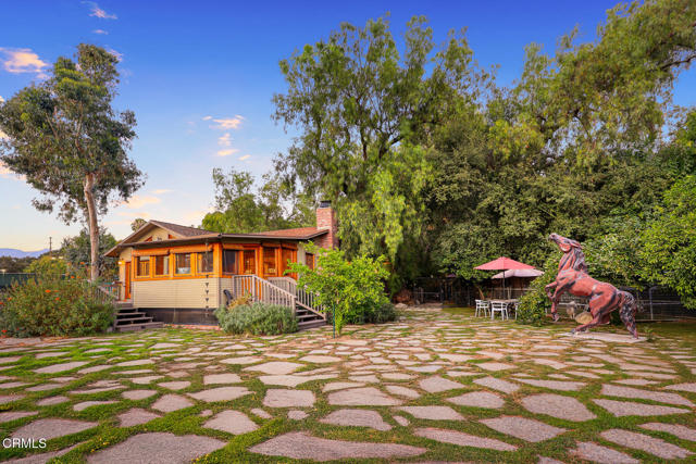 307 San Pascual Avenue, South Pasadena CA: https://media.crmls.org/mediaz/8fc8035c-f39c-4afa-b2be-4a1d28c63b16.jpg