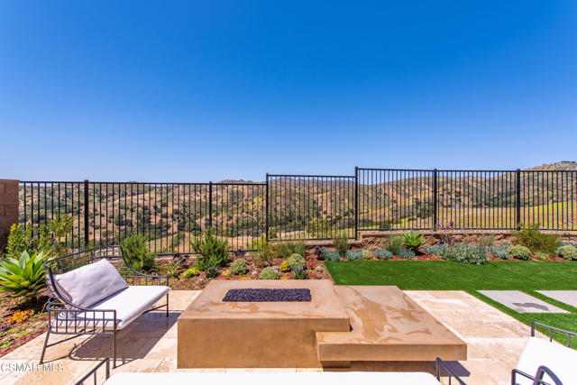 20843 Acorn Circle, Porter Ranch CA: https://media.crmls.org/mediaz/8fc818b1-df9d-4a06-a710-2cbf952ed241.jpg