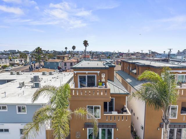 735 Jersey Court, San Diego CA: https://media.crmls.org/mediaz/8fc83198-5395-437e-9518-8de4a7627f45.jpg