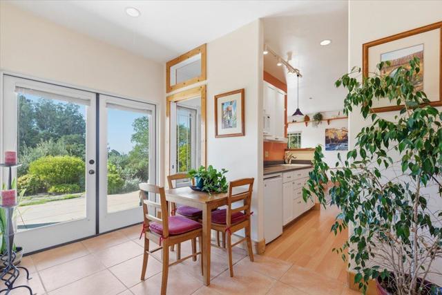 1175 Eagle Hill Road, Royal Oaks CA: https://media.crmls.org/mediaz/8fc88796-c494-4695-9113-6e8a33934a59.jpg