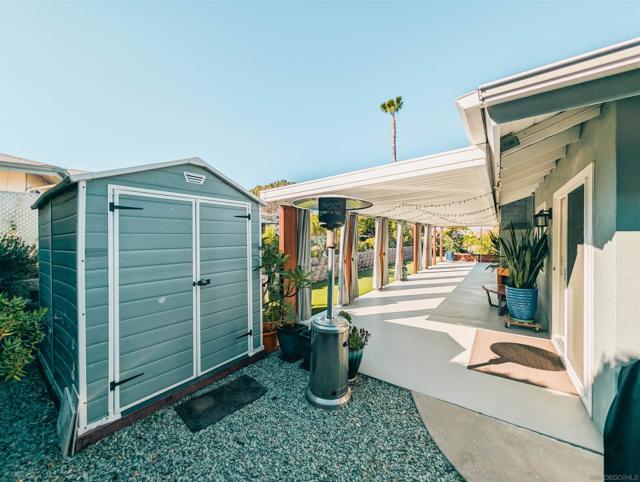 16482 Roca Dr, San Diego CA: https://media.crmls.org/mediaz/8fc89046-599c-4926-8329-c0c8b14bd43a.jpg