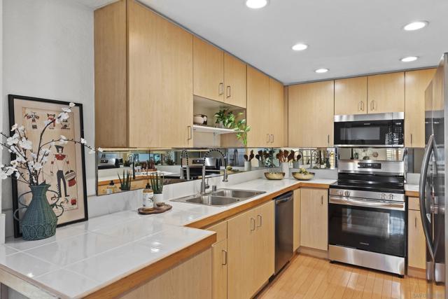 3975 Hortensia Street, San Diego CA: https://media.crmls.org/mediaz/8fc898af-2d71-412e-8057-c18a6ad8241c.jpg