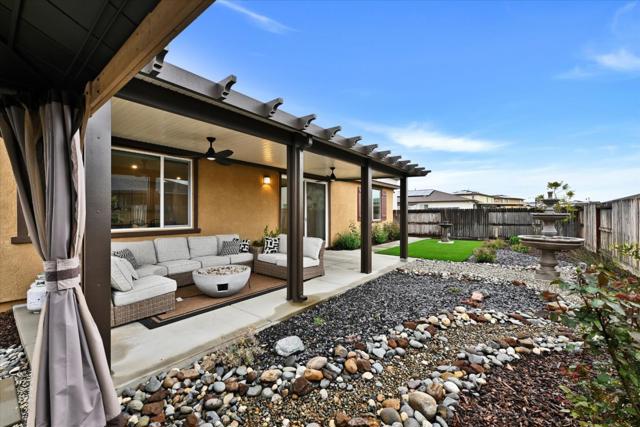 701 Pahl Court, Lincoln CA: https://media.crmls.org/mediaz/8fc8d1bf-c550-49b9-8452-59778456ad7a.jpg