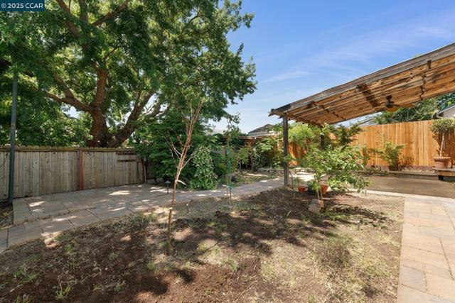3020 Rose St., Martinez CA: https://media.crmls.org/mediaz/8fc8d9d7-abb3-4652-b564-67999a06ed22.jpg