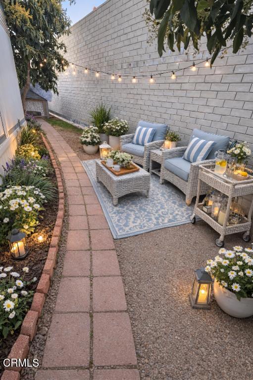 Detail Gallery Image 8 of 11 For 10685 Blackburn Pl #9,  Ventura,  CA 93004 - 2 Beds | 2 Baths