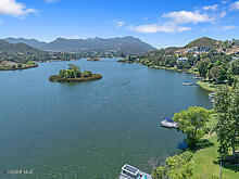 800 Lake Sherwood Drive, Lake Sherwood CA: https://media.crmls.org/mediaz/8fc94a36-ef42-4000-9655-510c1e75fcf7.jpg