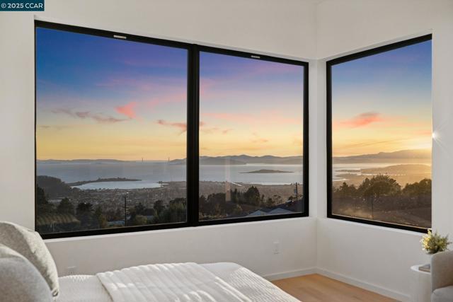 158 Lawson Road, Kensington CA: https://media.crmls.org/mediaz/8fc9ab46-9525-4700-b709-5bfbc07df59a.jpg