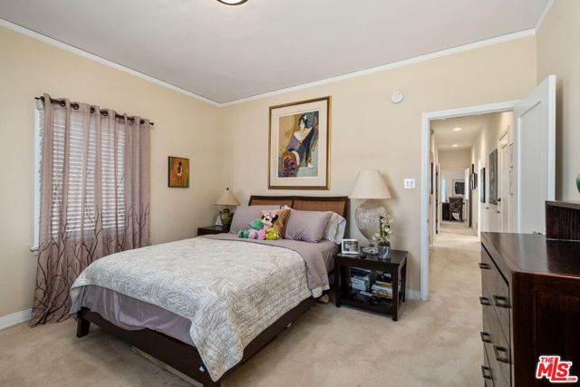 347 N Curson Avenue, Los Angeles CA: https://media.crmls.org/mediaz/8fca57e3-d345-462b-9e06-d1486e15f1c2.jpg