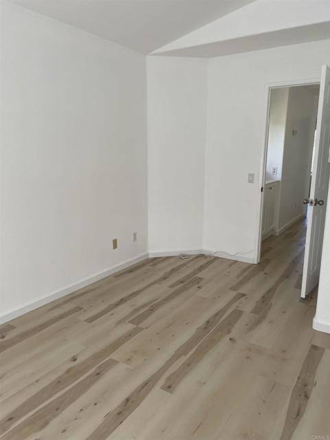 Detail Gallery Image 12 of 16 For 3618 Ruette De Ville, San Diego,  CA 92130 - 2 Beds | 2/1 Baths