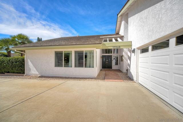 17240 Cuvee Ct, Poway CA: https://media.crmls.org/mediaz/8fcbf943-586f-4952-a6dd-adb53b37254d.jpg