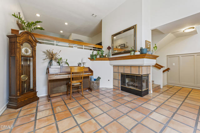 4967 Dekoven St. Street, Ventura CA: https://media.crmls.org/mediaz/8fcc13e0-7c03-42c2-acab-fb4d6f6ce340.jpg
