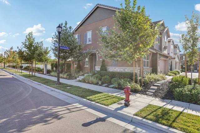 1403 S Tradition Street, Mountain House CA: https://media.crmls.org/mediaz/8fccdd7f-f42c-44f7-aab7-4402eabfc537.jpg