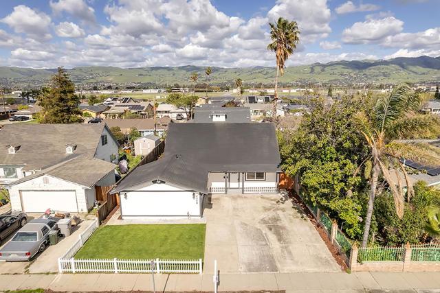 2068 Interbay Drive, San Jose CA: https://media.crmls.org/mediaz/8fcd9d1a-e071-4d4e-bb95-77373805af5c.jpg