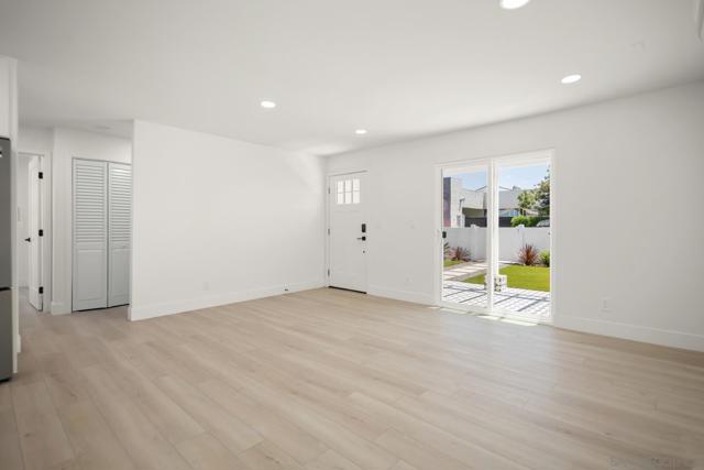 760 Florence St, Imperial Beach CA: https://media.crmls.org/mediaz/8fce4852-fb15-40cf-a486-ff5b733bf6ed.jpg
