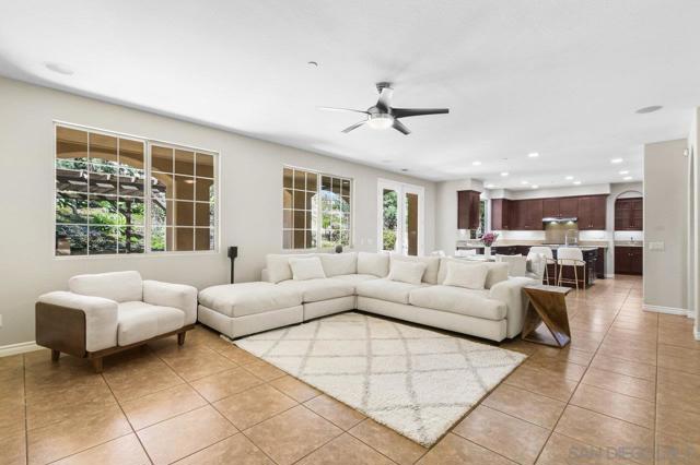 2957 Ranch Gate Rd, Chula Vista CA: https://media.crmls.org/mediaz/8fcee199-5cdc-4674-8c2d-fab664f1a975.jpg