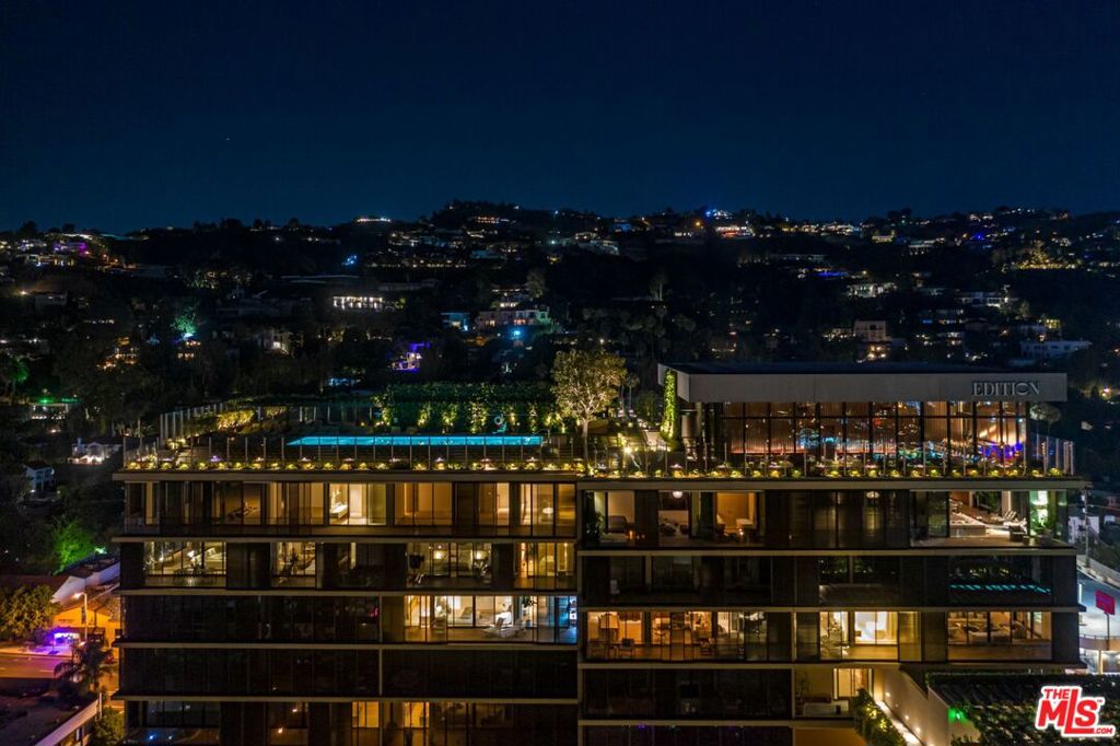 https://media.crmls.org/mediaz/8fceff8f-1fc2-4b34-a8e2-fde3a122d9f6.jpg?preset=X-Large