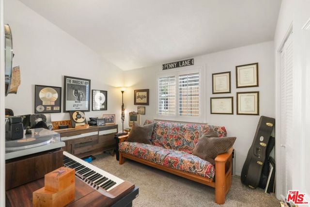 31 Paradise Cove Road, Malibu CA: https://media.crmls.org/mediaz/8fcf4487-d288-4922-ada5-212d939b3d71.jpg