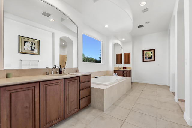 51075 Marbella Court, La Quinta CA: https://media.crmls.org/mediaz/8fcfa35e-34ce-460e-9fde-335c475a169e.jpg