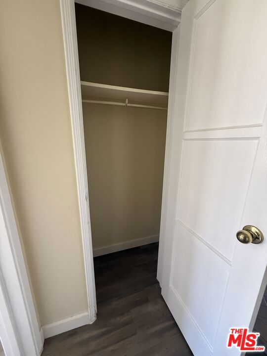 4196 5th Avenue, Los Angeles CA: https://media.crmls.org/mediaz/8fd05dc9-12fc-4653-8e0f-cdb9c02893a0.jpg