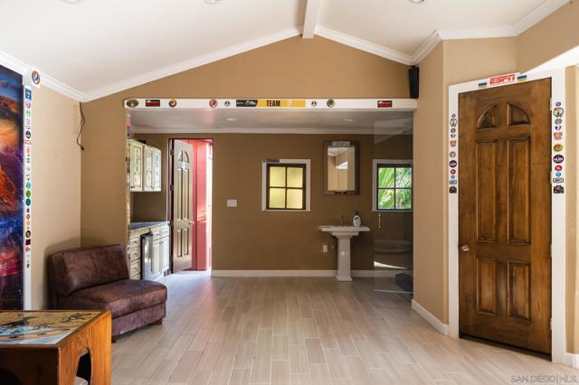 1010 Myrtle Way, San Diego CA: https://media.crmls.org/mediaz/8fd06472-518c-49e0-a646-2150e38a9503.jpg