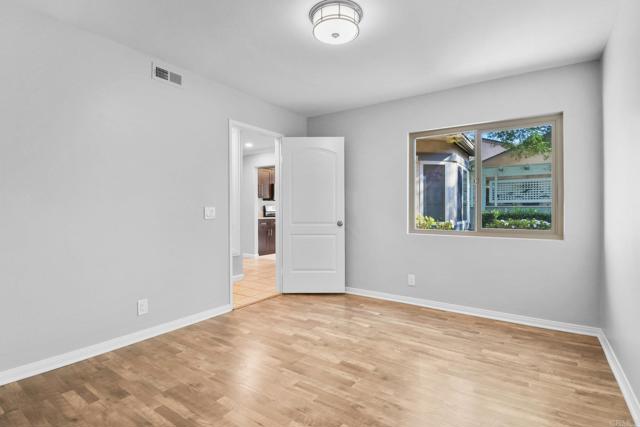 Detail Gallery Image 26 of 40 For 5667 Adobe Falls Rd #C,  San Diego,  CA 92120 - 2 Beds | 2 Baths