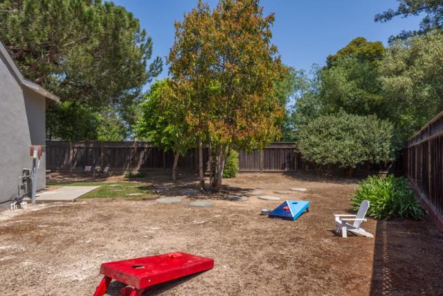 11 Meadow Court, San Mateo CA: https://media.crmls.org/mediaz/8fd0a960-bf6d-4b40-ae3b-8142f3d04536.jpg