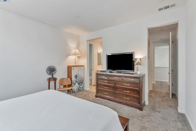 40252 Bonica Rose Terrace, Fremont CA: https://media.crmls.org/mediaz/8fd0a9cc-84f4-4d12-b192-b819cdaf3419.jpg