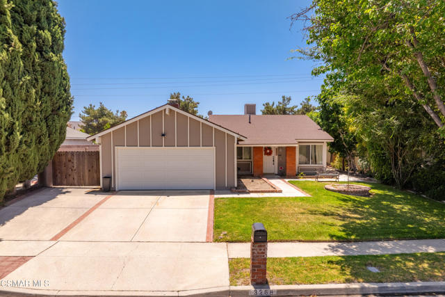 3268 Hilldale Avenue, Simi Valley CA: https://media.crmls.org/mediaz/8fd0e0b8-c18c-4a10-9df8-09a2f92c5d31.jpg