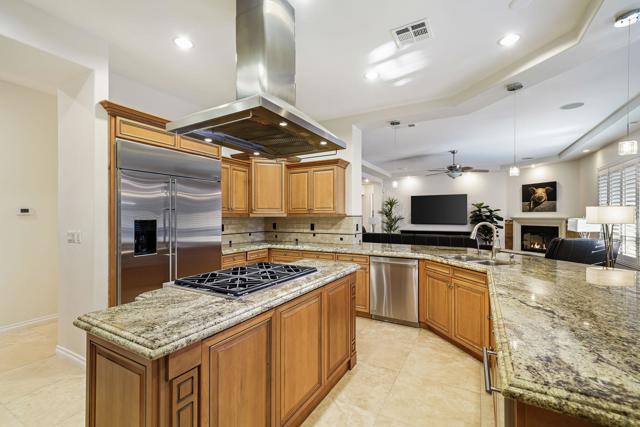 52395 Whispering Way, La Quinta CA: https://media.crmls.org/mediaz/8fd14a20-1eb9-46c4-9399-70c3deb0f048.jpg