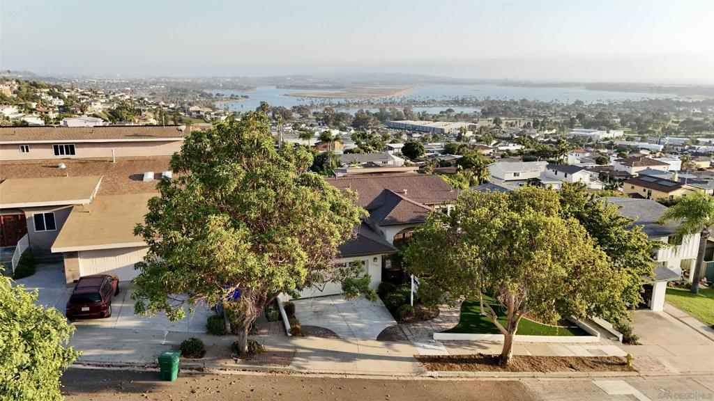 MLS #250035696SD image #15