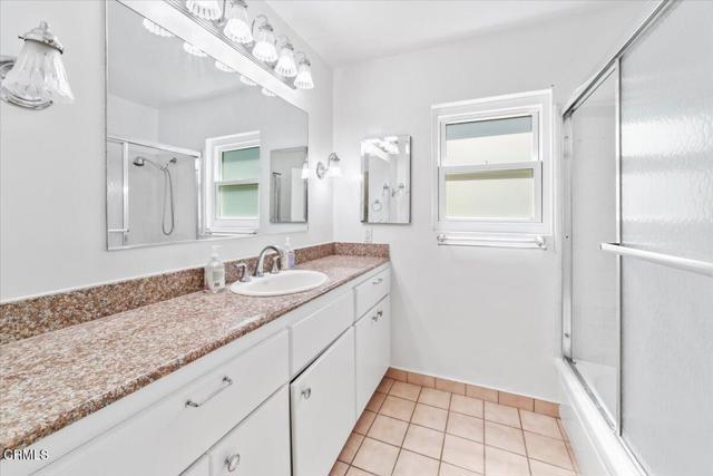 476 E Calaveras Street, Altadena CA: https://media.crmls.org/mediaz/8fd15a65-8269-4b12-9776-3fbccbef8e84.jpg