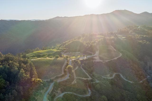 25200 Loma Prieta Avenue, Los Gatos CA: https://media.crmls.org/mediaz/8fd1ec8c-7085-4d06-97f3-83e6b8181144.jpg