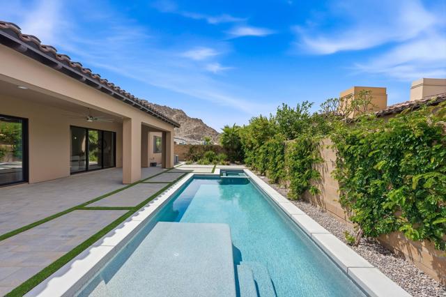78420 Heritage Way, La Quinta CA: https://media.crmls.org/mediaz/8fd20513-459b-4d6c-9ad7-89bbcfd62435.jpg