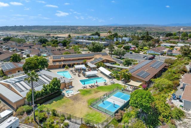 3685 N Vista Campana, Oceanside CA: https://media.crmls.org/mediaz/8fd260cd-19b2-449a-8fff-88805161853d.jpg