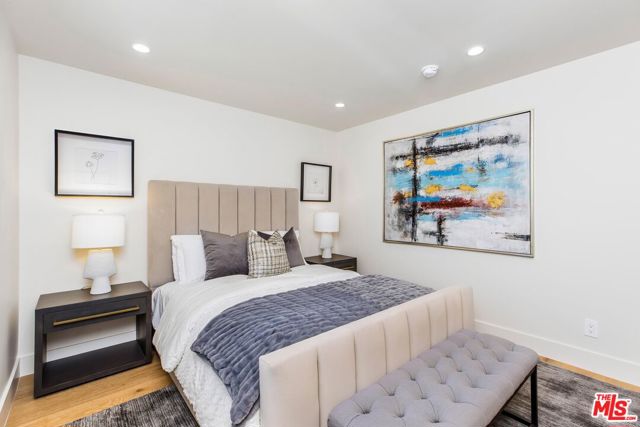 5305 Allott Avenue, Sherman Oaks CA: https://media.crmls.org/mediaz/8fd2f37c-b125-498c-ac35-c5cac46f435c.jpg