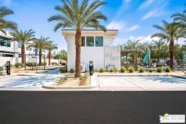 141 Blue Moon Drive, Palm Springs, CA 92262