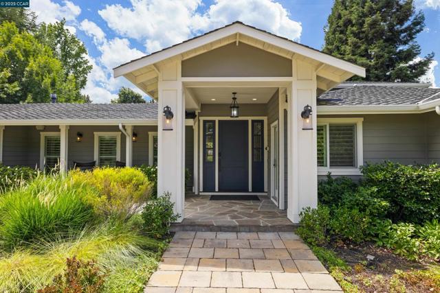 125 El Dorado Ave, Danville CA: https://media.crmls.org/mediaz/8fd3a506-e6ef-4ca9-a5b4-089b55c67f51.jpg
