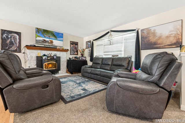13367 Apple Blossom LN, Apple Valley CA: https://media.crmls.org/mediaz/8fd429e3-427c-4e05-ada5-78f2f9389ebc.jpg