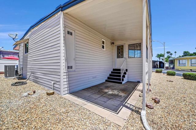 1401 El Norte Pkwy, San Marcos CA: https://media.crmls.org/mediaz/8fd46a1d-c709-4984-ad9b-c51d1c942f0f.jpg