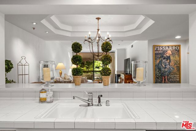 2132 Century Park Lane, Los Angeles CA: https://media.crmls.org/mediaz/8fd47e64-0f97-488e-90ae-2c3814fd3b2f.jpg