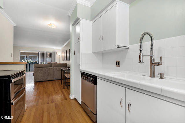 Detail Gallery Image 19 of 33 For 1542 Riverside Dr #C,  Glendale,  CA 91201 - 2 Beds | 2 Baths