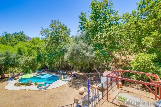 210 Frances Dr, El Cajon CA: https://media.crmls.org/mediaz/8fd50173-9d8b-44fb-85ee-c602fed04f76.jpg