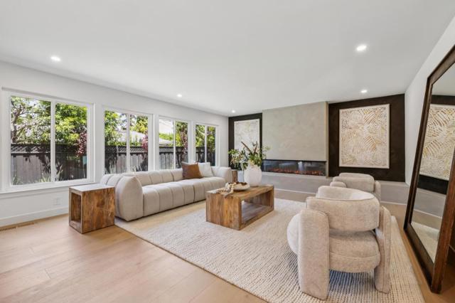 3706 Laurel Way, Redwood City CA: https://media.crmls.org/mediaz/8fd5053e-c47d-406f-add3-658398267771.jpg