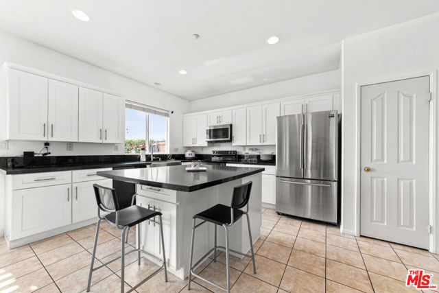 13041 Mesa Verde Way, Sylmar CA: https://media.crmls.org/mediaz/8fd5097c-ef44-4081-9f7b-a0ab4ae59187.jpg