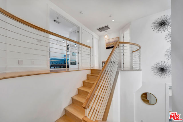 2752 Stone View Court, Los Angeles CA: https://media.crmls.org/mediaz/8fd528df-356d-4c5d-b407-414fd9ac7ab5.jpg