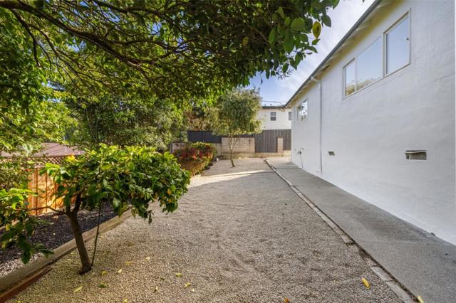 515 Helen Drive, Millbrae CA: https://media.crmls.org/mediaz/8fd563a9-429e-477c-8a02-4cb907cf00dc.jpg