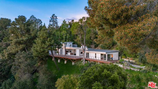 13380 Java Drive, Beverly Hills, California 90210, 2 Bedrooms Bedrooms, ,2 BathroomsBathrooms,Single Family Residence,For Sale,Java,24370353