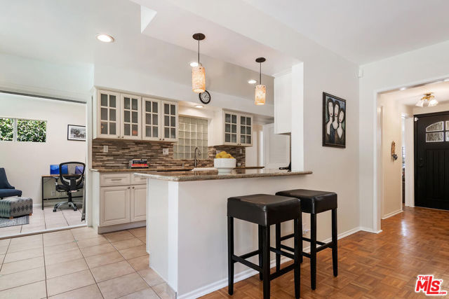 13155 Hartsook Street, Sherman Oaks CA: https://media.crmls.org/mediaz/8fd5ffc4-9702-49e7-8b2c-77e12df94ac9.jpg